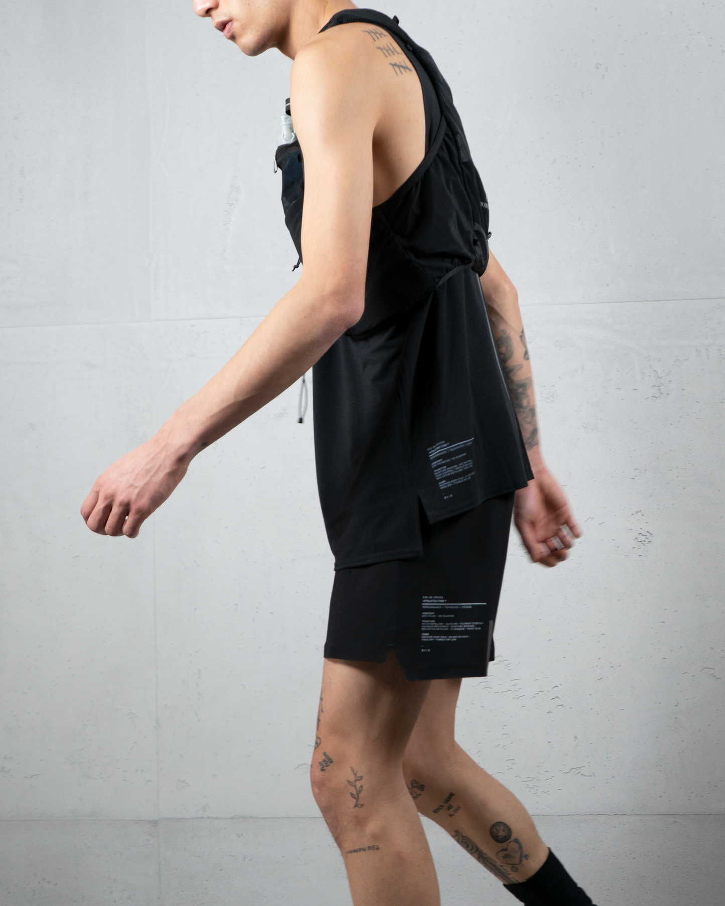 RUN TANK BLACK