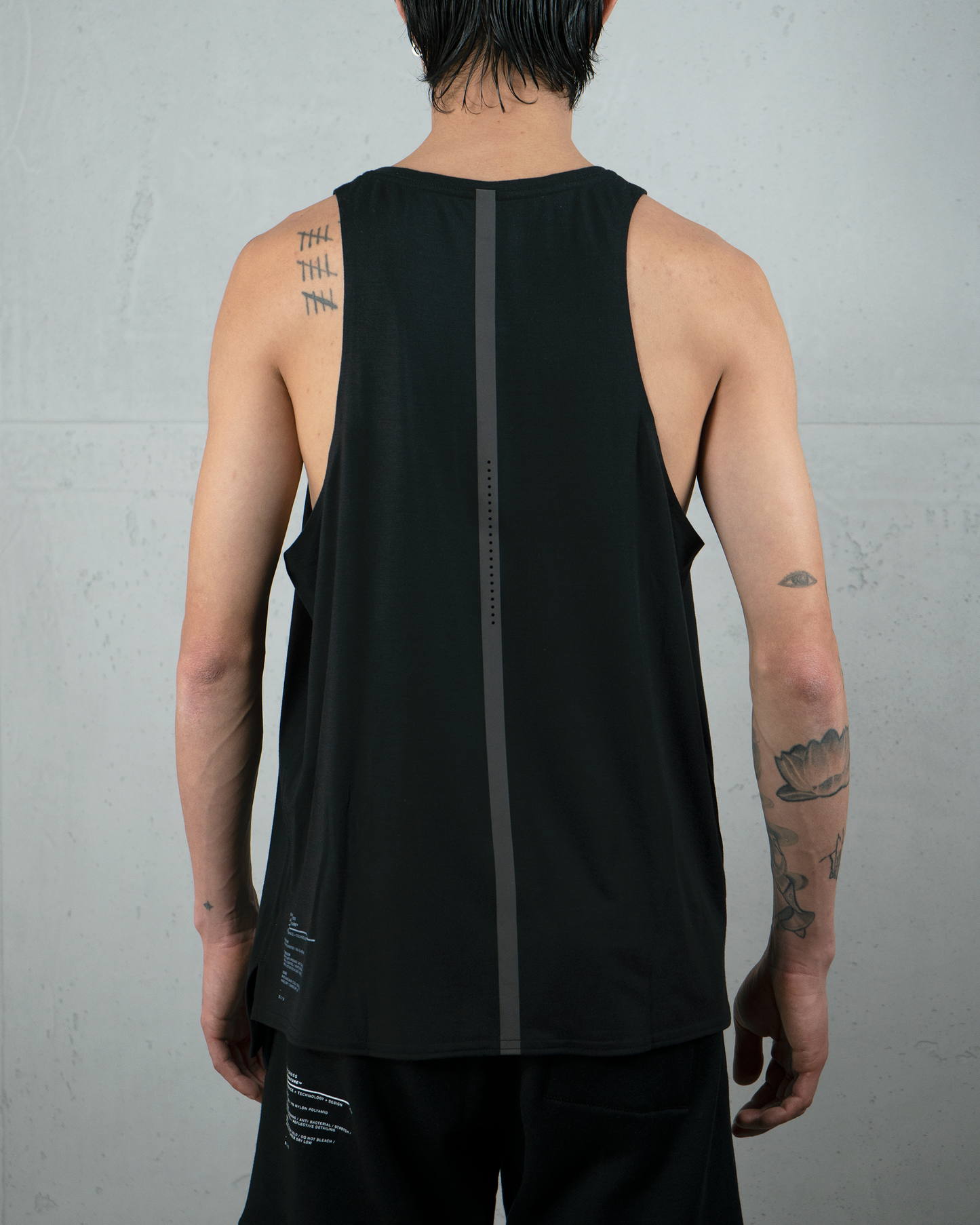 RUN TANK BLACK
